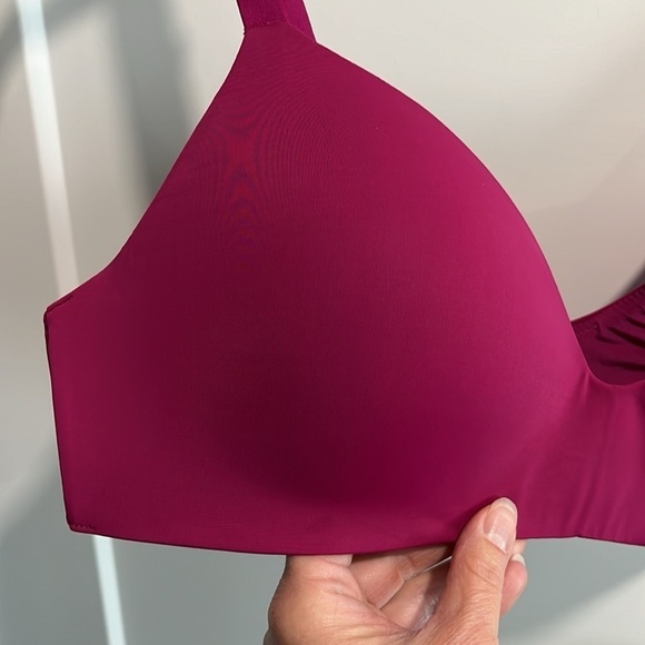 Victoria’s Secret Magenta Branded Strap Wireless Lightly Padded Bra size 38C - Picture 4 of 10